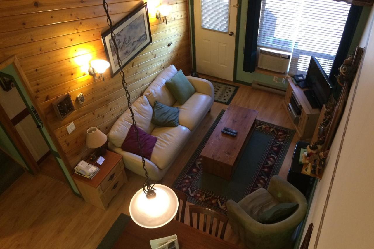 The Griz Inn By Park Vacation Management เฟอร์นี ภายนอก รูปภาพ